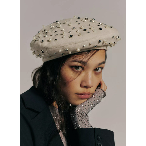 FREE PEOPLE x UNDERSTATED IVORY SO EMMA PEARL EMBELLISHED BERET HAT main image 5